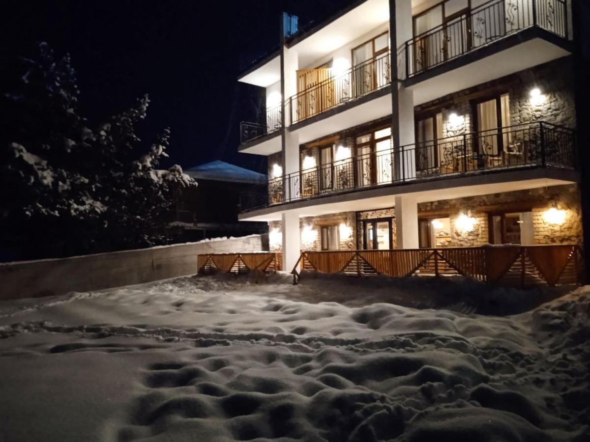 Mood Hotel Kazbegi Exterior foto